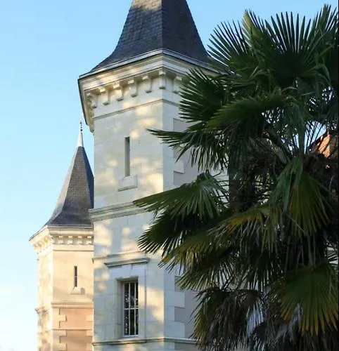 Le Chateau De Monciaux Villa Bourrou
