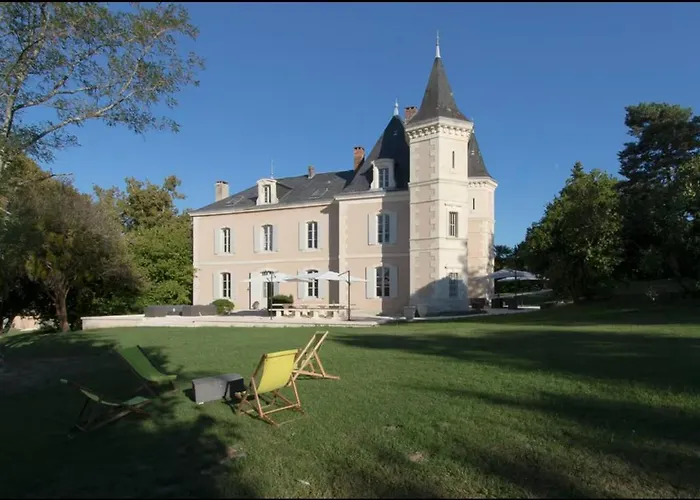 Le Chateau De Monciaux Villa Bourrou