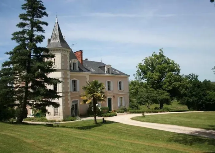 Villa Le Chateau De Monciaux Bourrou